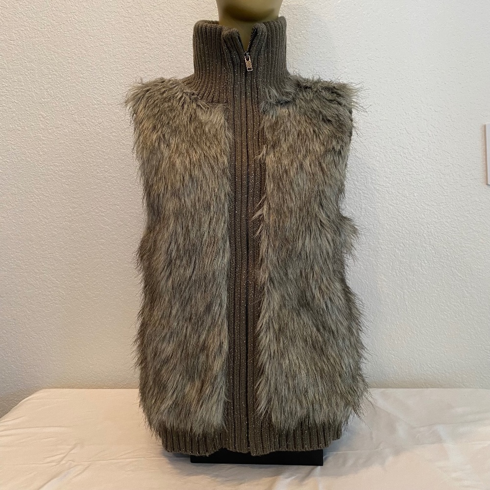 Justice Faux fur Girls Vest Size 18 0165